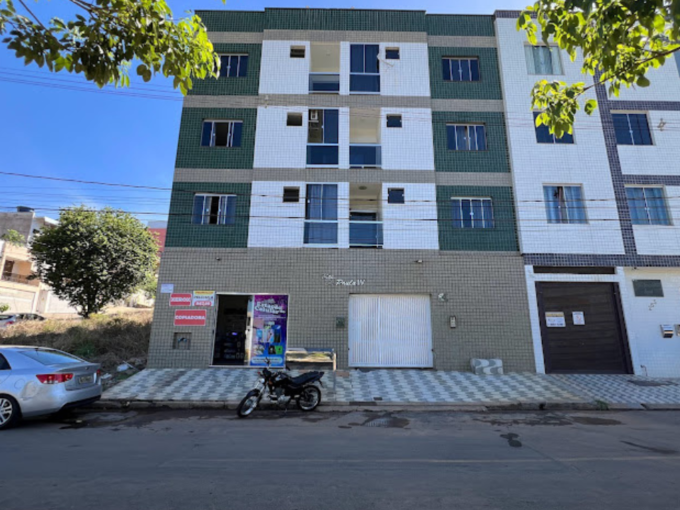 Apartamento semi mobiliado no Bairro Parque Caravelas